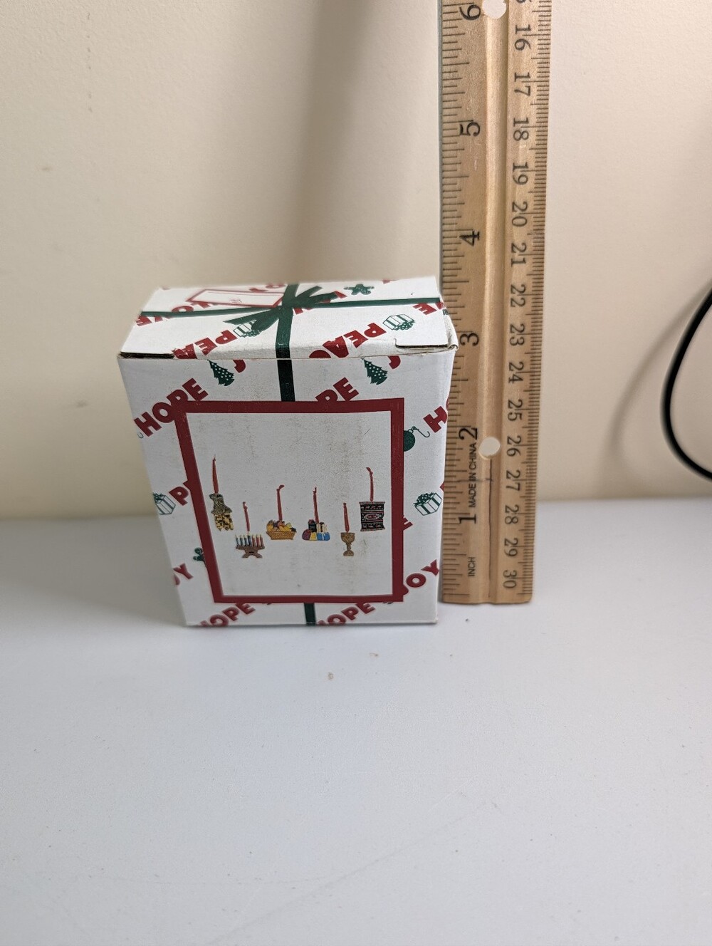 Holiday Candle Holder Set - White and Green Festive Design